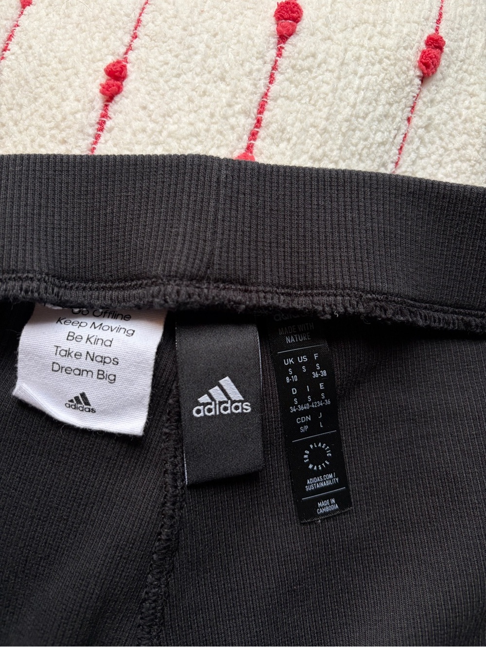 Adidas Women’s LNG Ribbed shorts - Picture 5 of 5